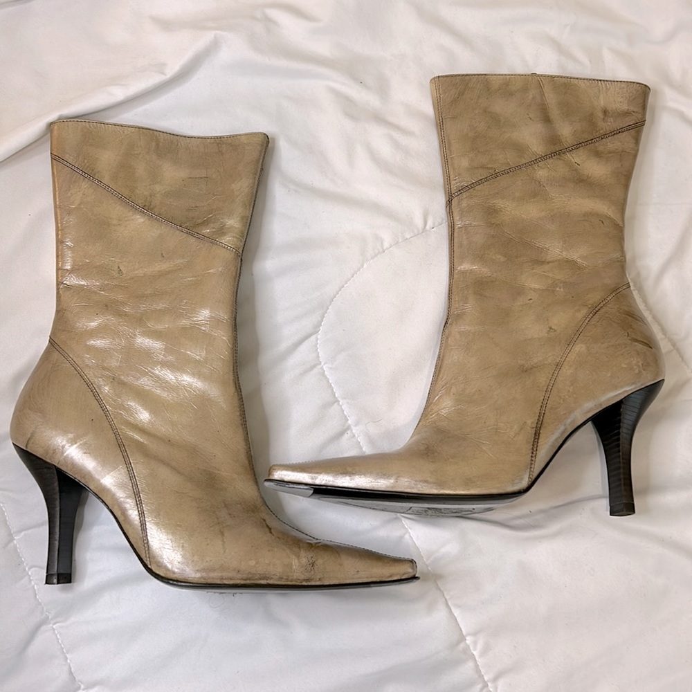 Kenneth Cole size 8 Champagne leather heeled boots
